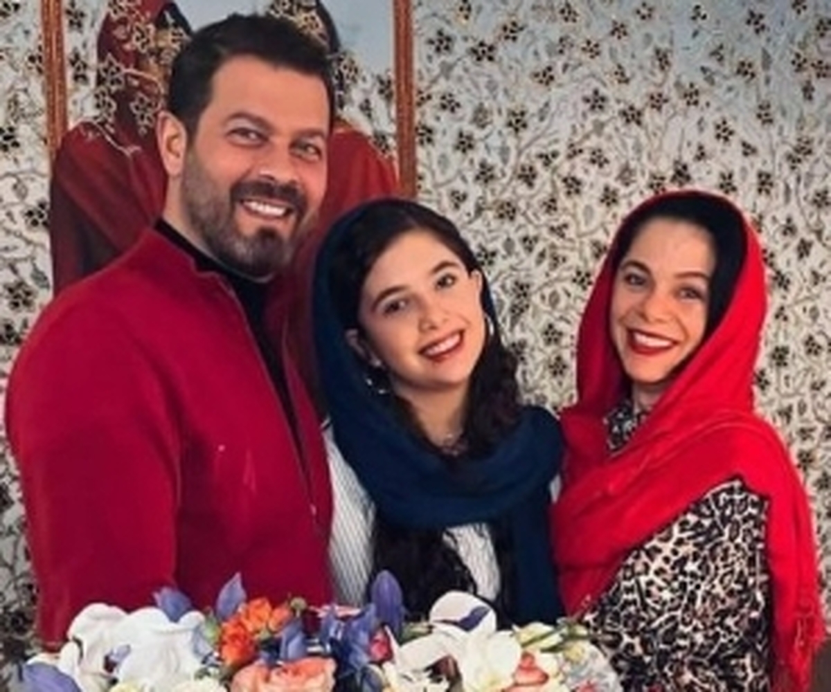 استوری متفاوت نفس بازغی در شب یلدا با تصویری خانوادگی استوری متفاوت نفس بازغی در شب یلدا با تصویری خانوادگی