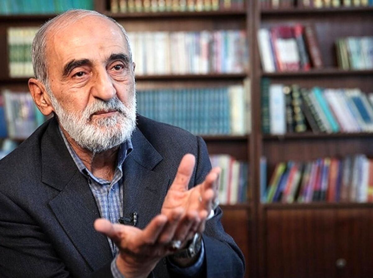 شریعتمداری: حامیان مذاکره یا دیوانهاند یا سر و سری با دشمن دارند شریعتمداری: حامیان مذاکره یا دیوانهاند یا سر و سری با دشمن دارند