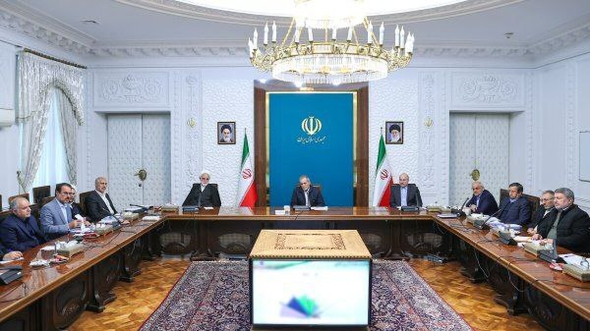 نشست سران قوا برای مدیریت بازار ارز برگزار شد/ اقدامات جدید بانک مرکزی اعلام شد نشست سران قوا برای مدیریت بازار ارز برگزار شد/ اقدامات جدید بانک مرکزی اعلام شد