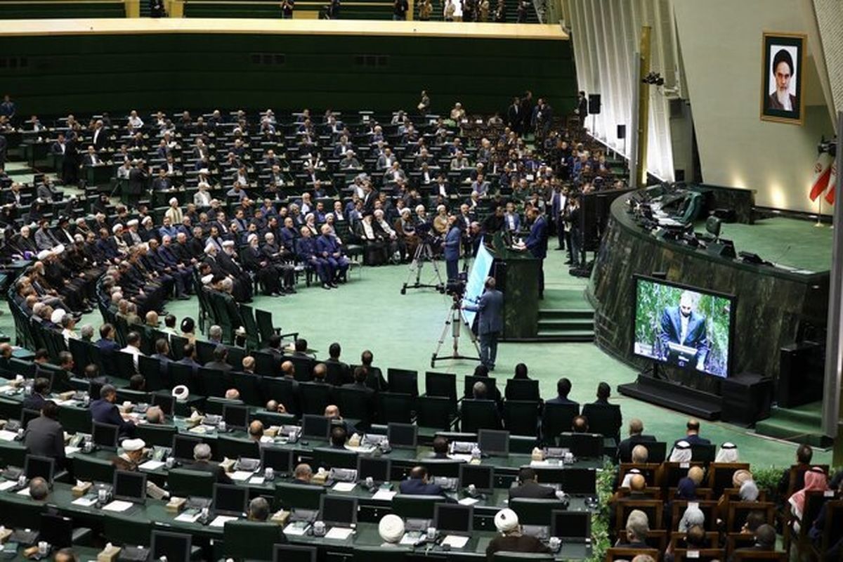جنجال در مجلس؛ فریادهای صباغیان خطاب به قالیباف: والله دیکتاتوری تو! + فیلم جنجال در مجلس؛ فریادهای صباغیان خطاب به قالیباف: والله دیکتاتوری تو! + فیلم