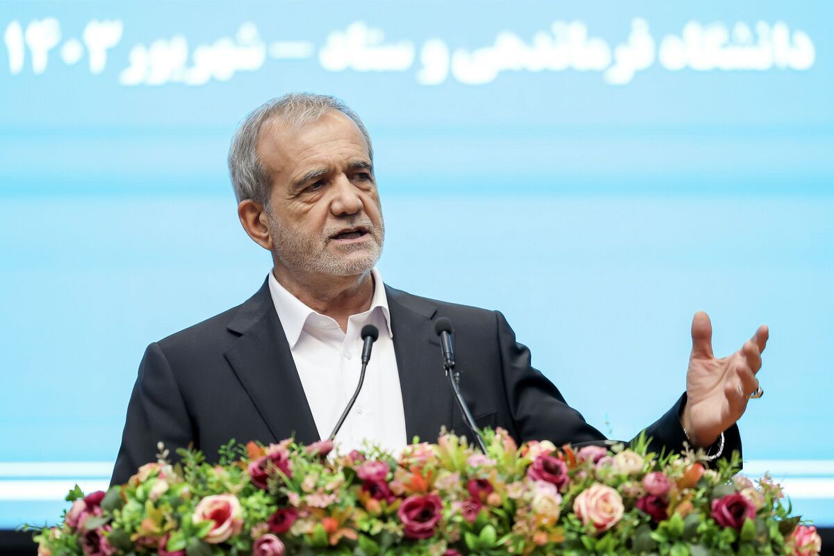 مطالبات امامان جمعه چابهار در دیدار با رئیس جمهور از دولت چه بود؟ مطالبات امامان جمعه چابهار در دیدار با رئیس جمهور از دولت چه بود؟