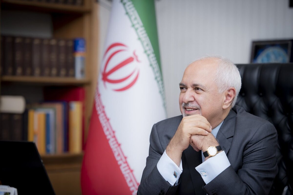 دعای ظریف در حق کسانی که به پدرش و پدربزرگش تهمت ساواکی بودن زدند! دعای ظریف در حق کسانی که به پدرش و پدربزرگش تهمت ساواکی بودن زدند!