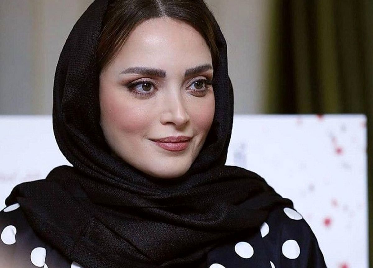 عکس بهنوش طباطبایی با پسران اسکیت سوار پربازدید شد عکس بهنوش طباطبایی با پسران اسکیت سوار پربازدید شد