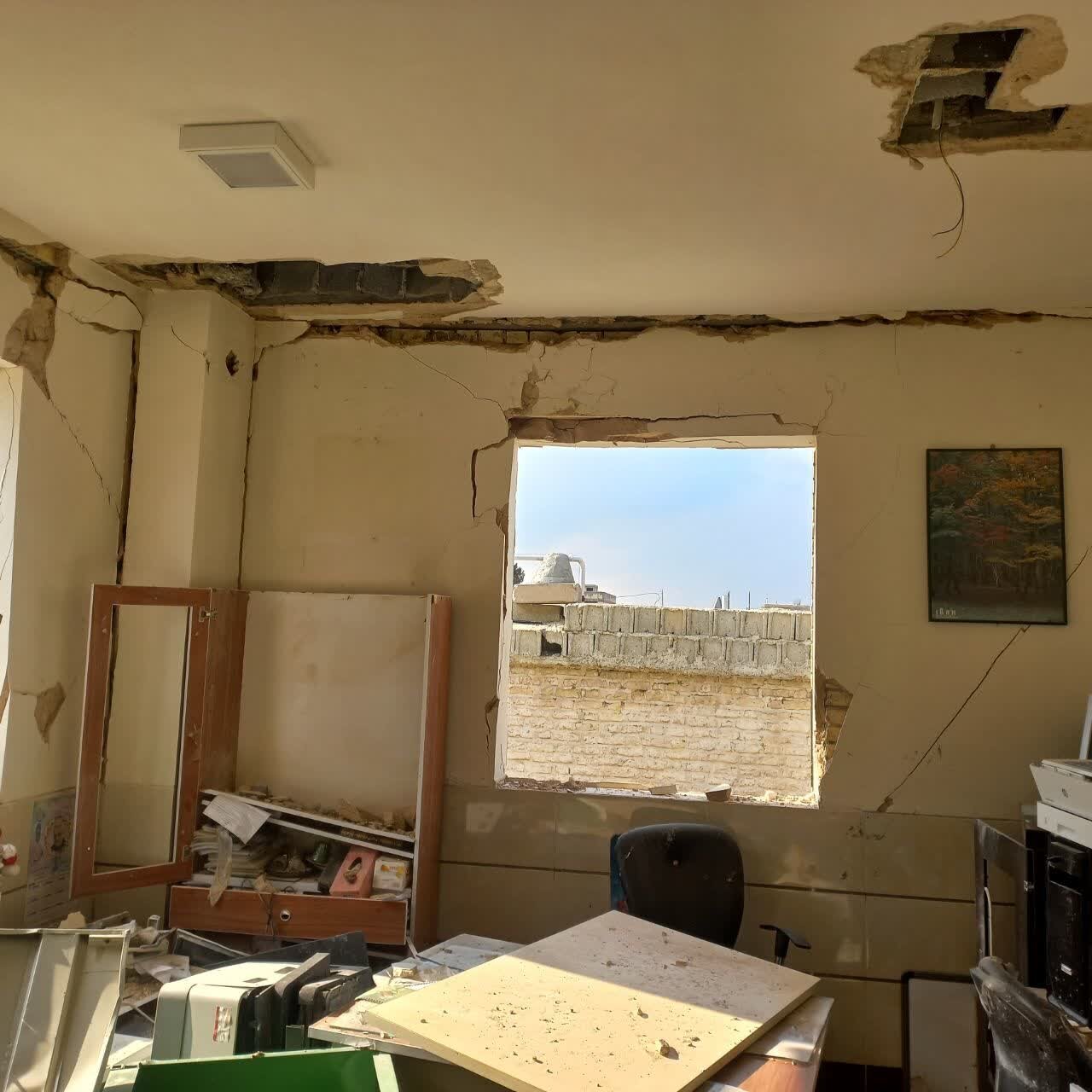 یک مدرسه در اصفهان منفجر شد + عکس