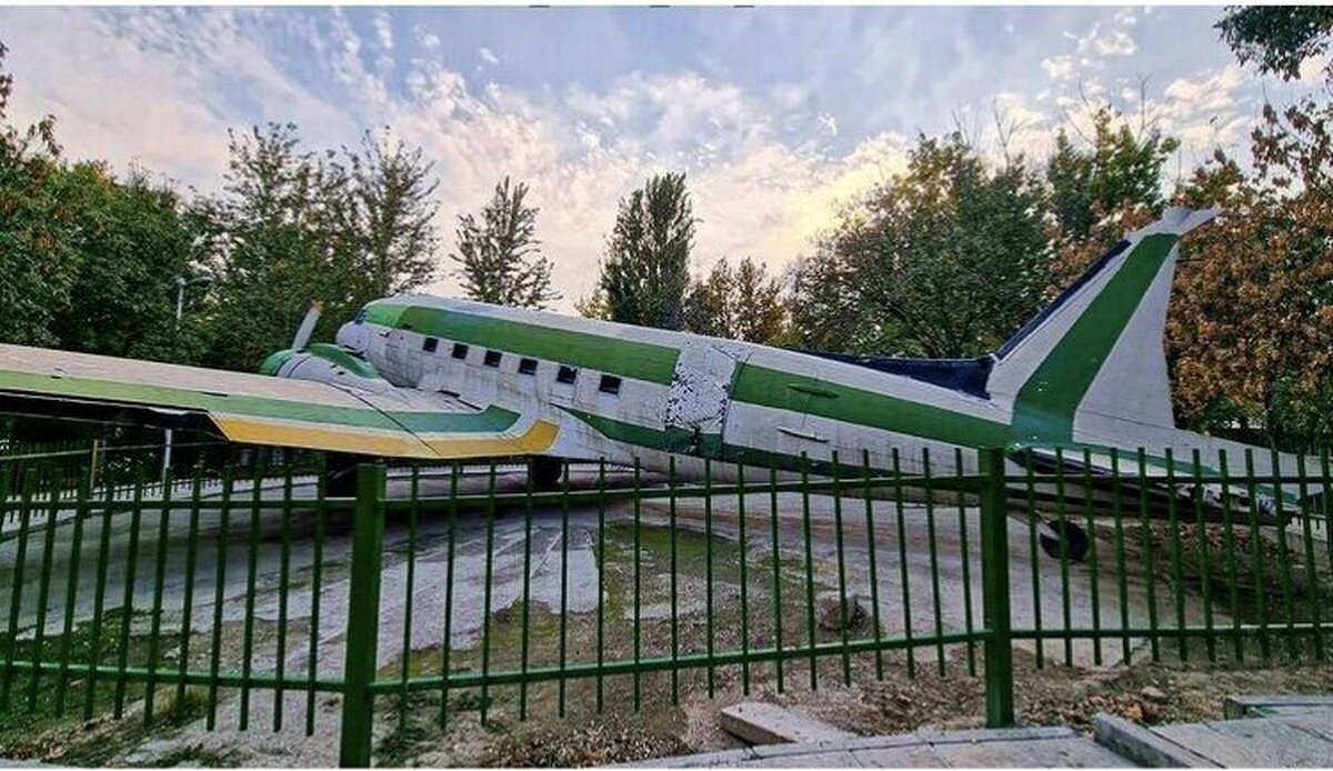 داستان هواپیمای غول پیکر عجیب در پارک بعثت تهران چیست؟ + عکس داستان هواپیمای غول پیکر عجیب در پارک بعثت تهران چیست؟ + عکس