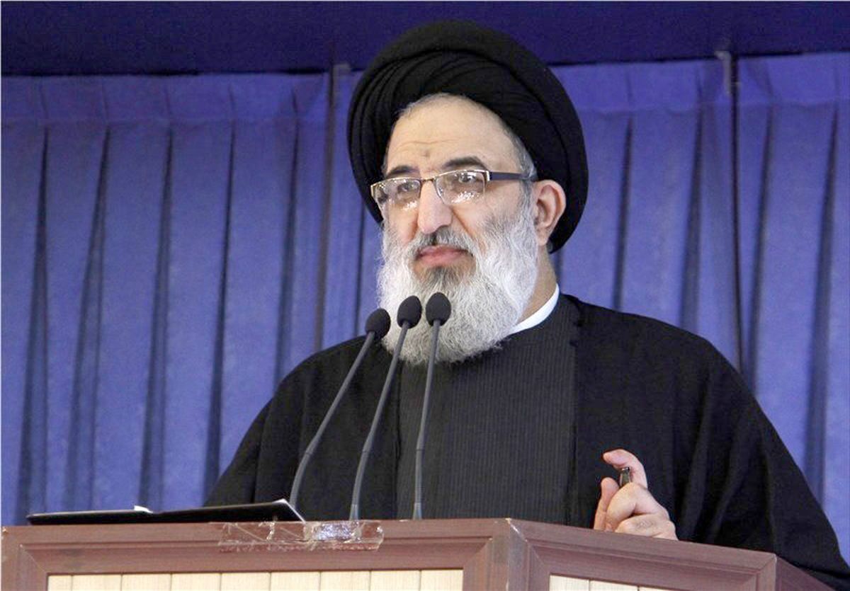 امام جمعه کرج: ترامپ بداند با ترور شهید سلیمانی برای همیشه باید در سایه ترس بماند امام جمعه کرج: ترامپ بداند با ترور شهید سلیمانی برای همیشه باید در سایه ترس بماند