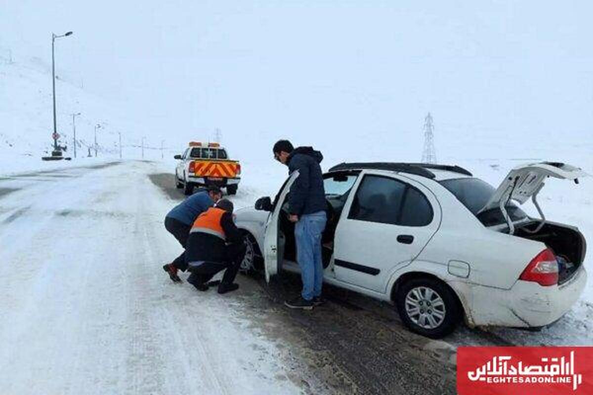 وضعیت جادههای آذربایجان غربی؛ تردد با زنجیر چرخ و رعایت احتیاط وضعیت جادههای آذربایجان غربی؛ تردد با زنجیر چرخ و رعایت احتیاط
