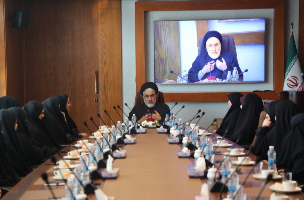 تأکید مدیرعامل موسسه اعتباری ملل بر جایگاه مادر و بهره گیری از آموزههای اسلامی در جامعه امروز تأکید مدیرعامل موسسه اعتباری ملل بر جایگاه مادر و بهره گیری از آموزههای اسلامی در جامعه امروز