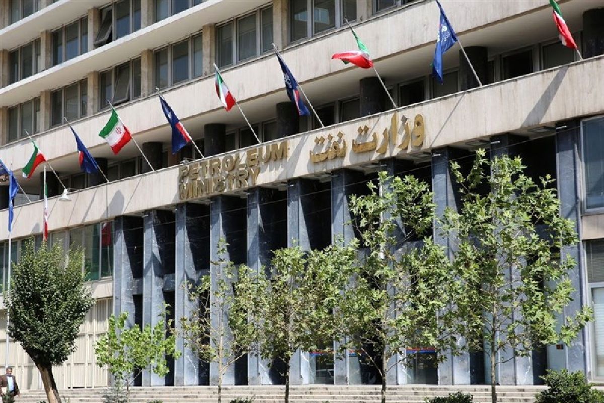 اطلاعیه وزارت نفت درباره موضوع خرید سوخت از قاچاقچیان اطلاعیه وزارت نفت درباره موضوع خرید سوخت از قاچاقچیان