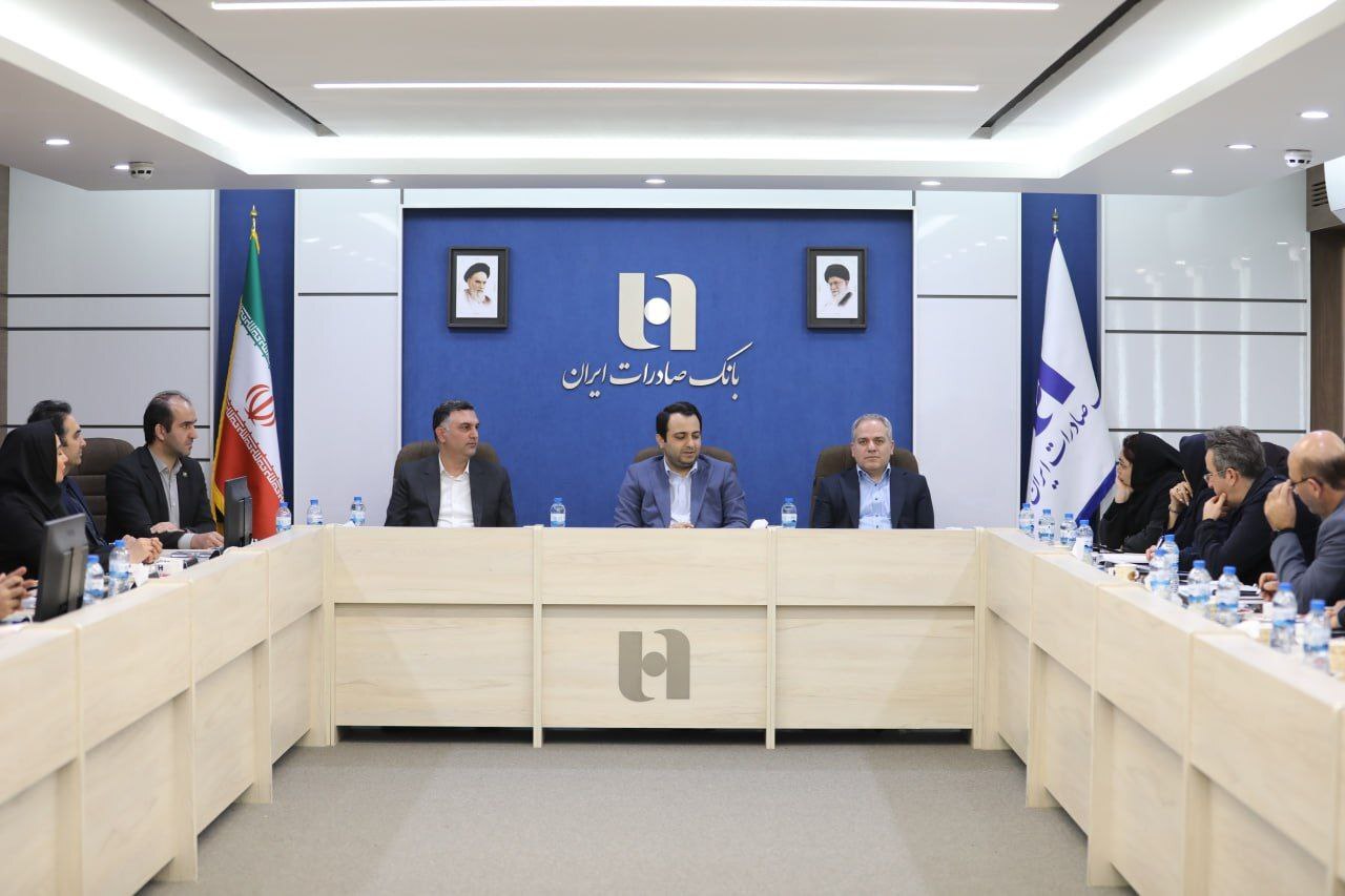 اقناع و پاسخگویی شفاف و صادقانه به افکار عمومی از وظایف روابطعمومی است اقناع و پاسخگویی شفاف و صادقانه به افکار عمومی از وظایف روابطعمومی است