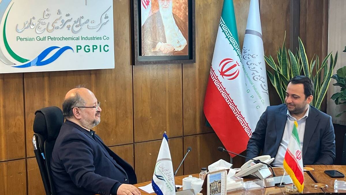 تفاهمنامه همکاری بانک صادرات ایران و هلدینگ خلیج فارس توسعه مییابد تفاهمنامه همکاری بانک صادرات ایران و هلدینگ خلیج فارس توسعه مییابد