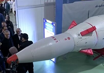 بازدید پزشکیان از موشک بالستیک «اعتماد» + فیلم