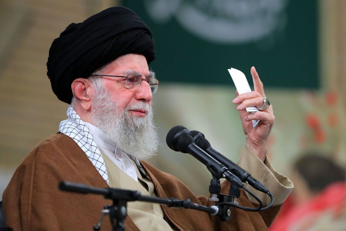 رهبر انقلاب: ایران این جرئت را دارد که بگوید آمریکا متجاوز است رهبر انقلاب: ایران این جرئت را دارد که بگوید آمریکا متجاوز است