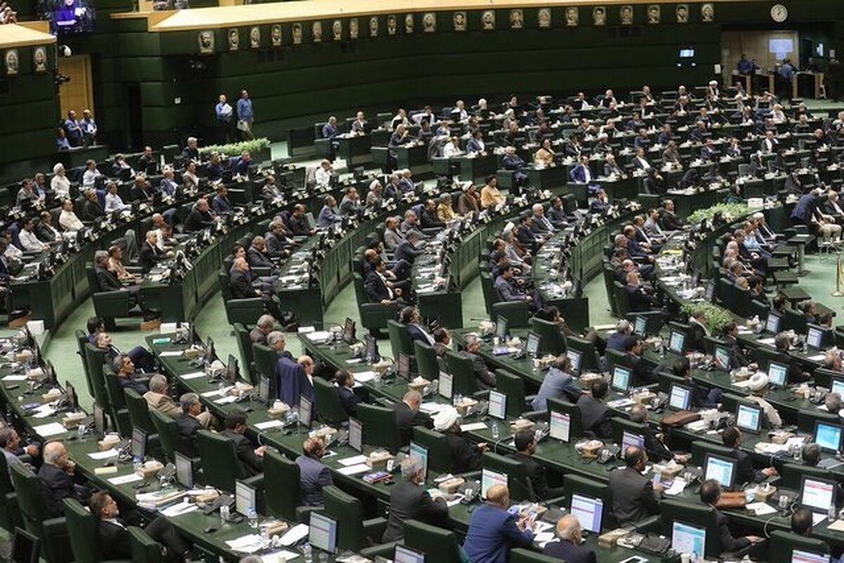 زارع: مجلس تا ۲۳ بهمن برای تقدیم جداول بودجه به مجلس فرصت دارد زارع: مجلس تا ۲۳ بهمن برای تقدیم جداول بودجه به مجلس فرصت دارد