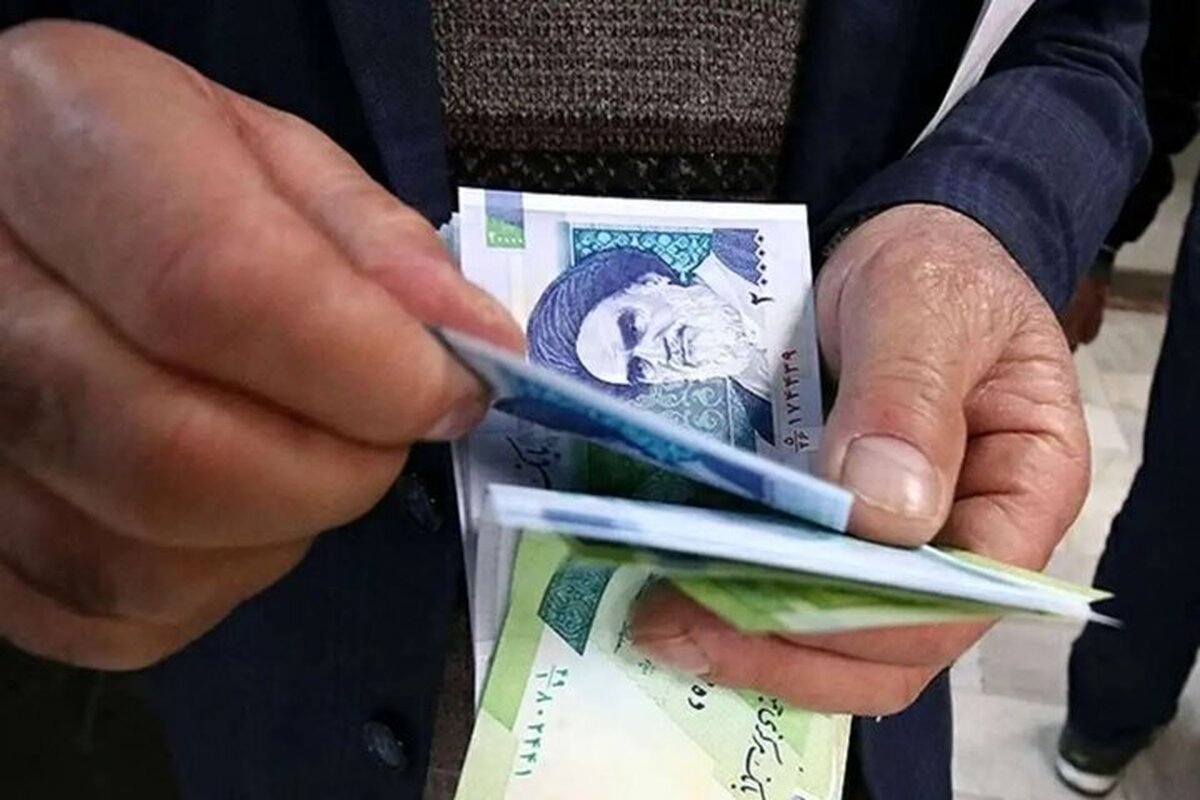 کارگران درگیر حداقل دستمزد / حقوق کارگران چقدر باید باشد؟ کارگران درگیر حداقل دستمزد / حقوق کارگران چقدر باید باشد؟