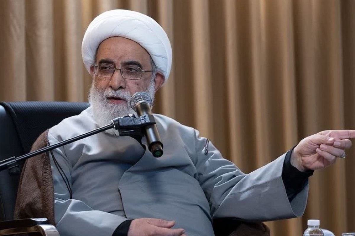 واکنش تند عضو شورای نگهبان به دستدادن ۲ بازیگر زن و مرد در جشنواره فجر/ شبیه فحشا است واکنش تند عضو شورای نگهبان به دستدادن ۲ بازیگر زن و مرد در جشنواره فجر/ شبیه فحشا است
