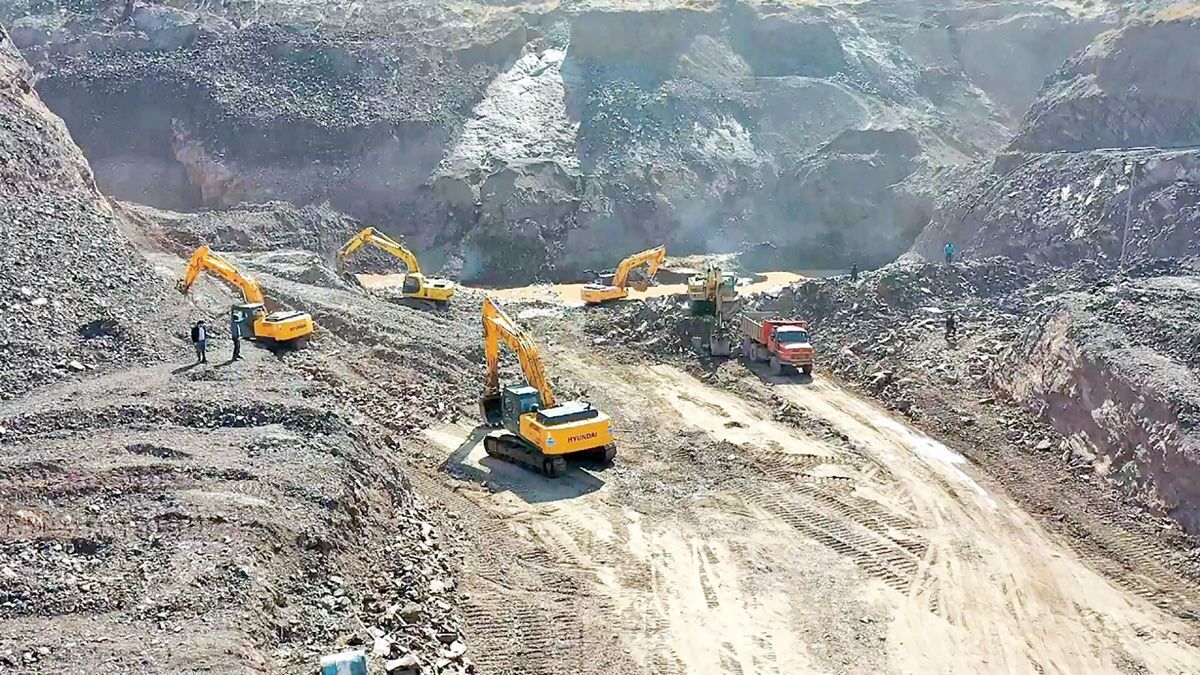 دشت یوز؛ معدنی با 100 میلیون تن سنگآهن در انتظار صدور مجوز دشت یوز؛ معدنی با 100 میلیون تن سنگآهن در انتظار صدور مجوز