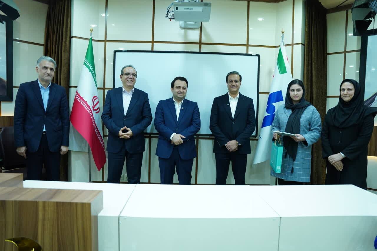 تبیین اهداف عملکردی بانک صادرات ایران در استان البرز