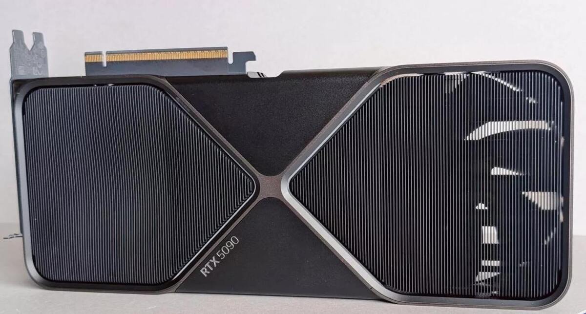 بحران جدید برای انویدیا؛ کارتهای گرافیک RTX 5090 از کار میافتند؟ بحران جدید برای انویدیا؛ کارتهای گرافیک RTX 5090 از کار میافتند؟