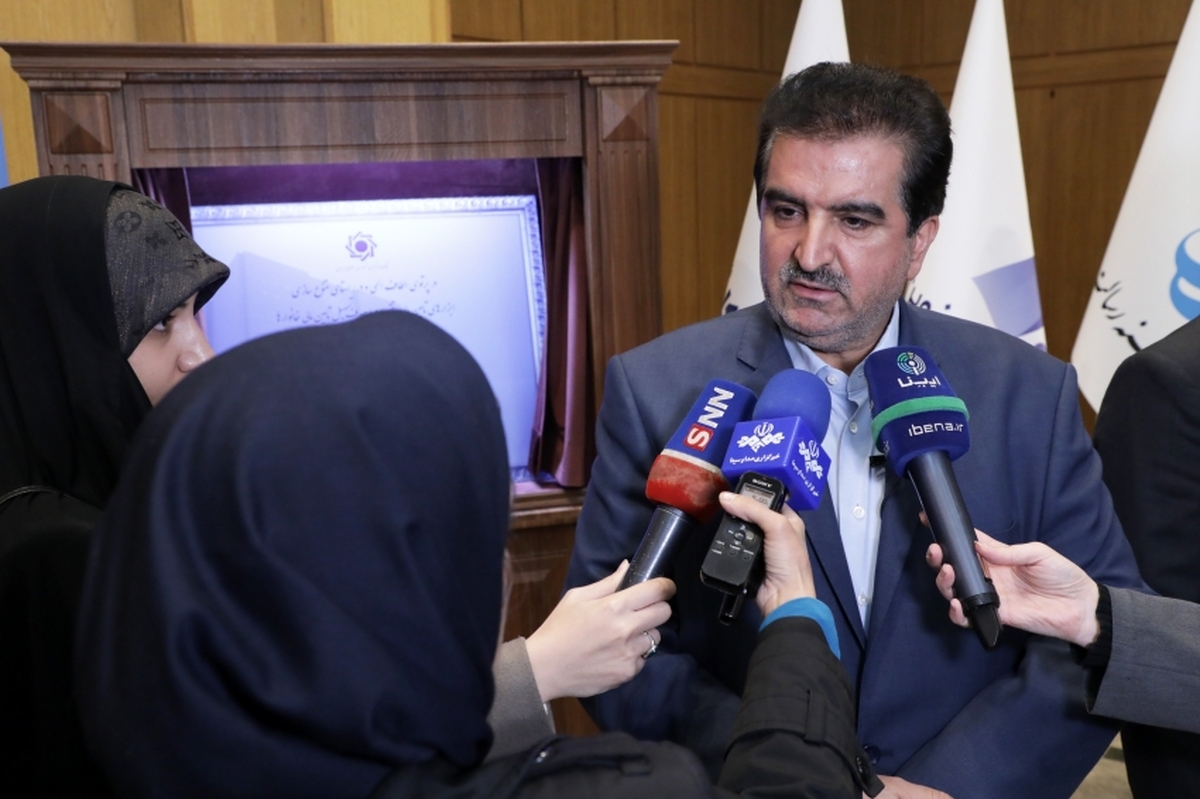 کارت رفاهی بر پایه اوراق گام برای نخستین بار در شبکه بانکی از سوی بانک رفاه کارگران صادر میشود کارت رفاهی بر پایه اوراق گام برای نخستین بار در شبکه بانکی از سوی بانک رفاه کارگران صادر میشود
