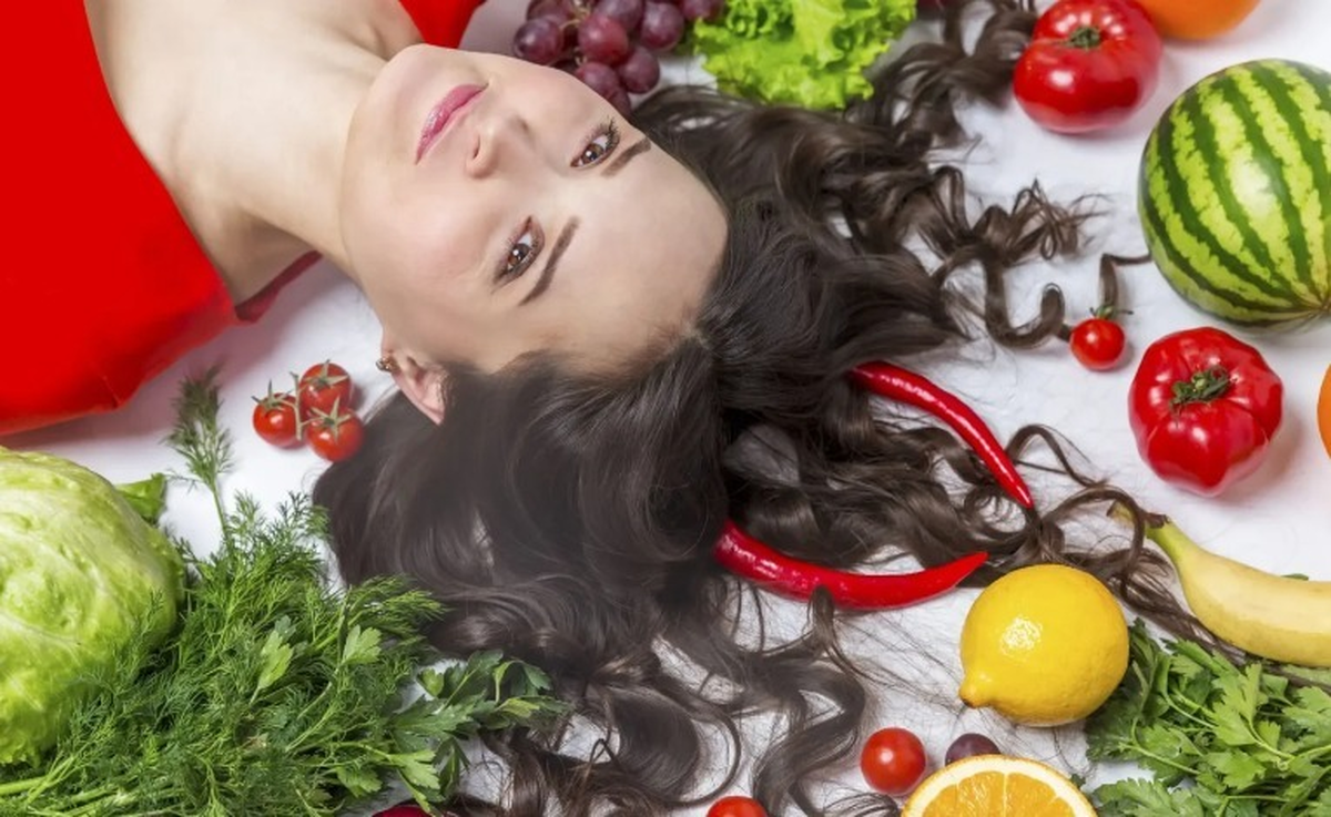 با این رژیم غذایی موهای پرپشتی را تجربه کنید با این رژیم غذایی موهای پرپشتی را تجربه کنید