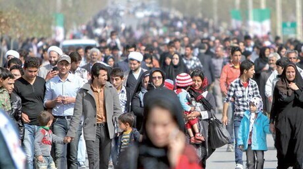 فاجعهای در راه است؛ نیمی از مردم روز به روز فقیرتر میشوند فاجعهای در راه است؛ نیمی از مردم روز به روز فقیرتر میشوند