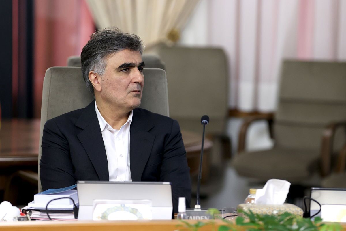 گزارش رئیس بانک مرکزی در جلسه هیات دولت درباره بازار طلا و ارز گزارش رئیس بانک مرکزی در جلسه هیات دولت درباره بازار طلا و ارز