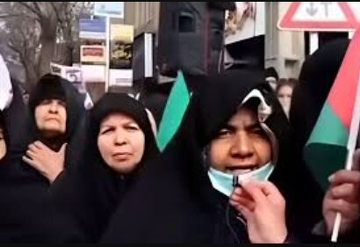 ماجرای کلیپ صل علی سرتکه چشمای ترامپ بترکه چیست؟ ماجرای کلیپ صل علی سرتکه چشمای ترامپ بترکه چیست؟