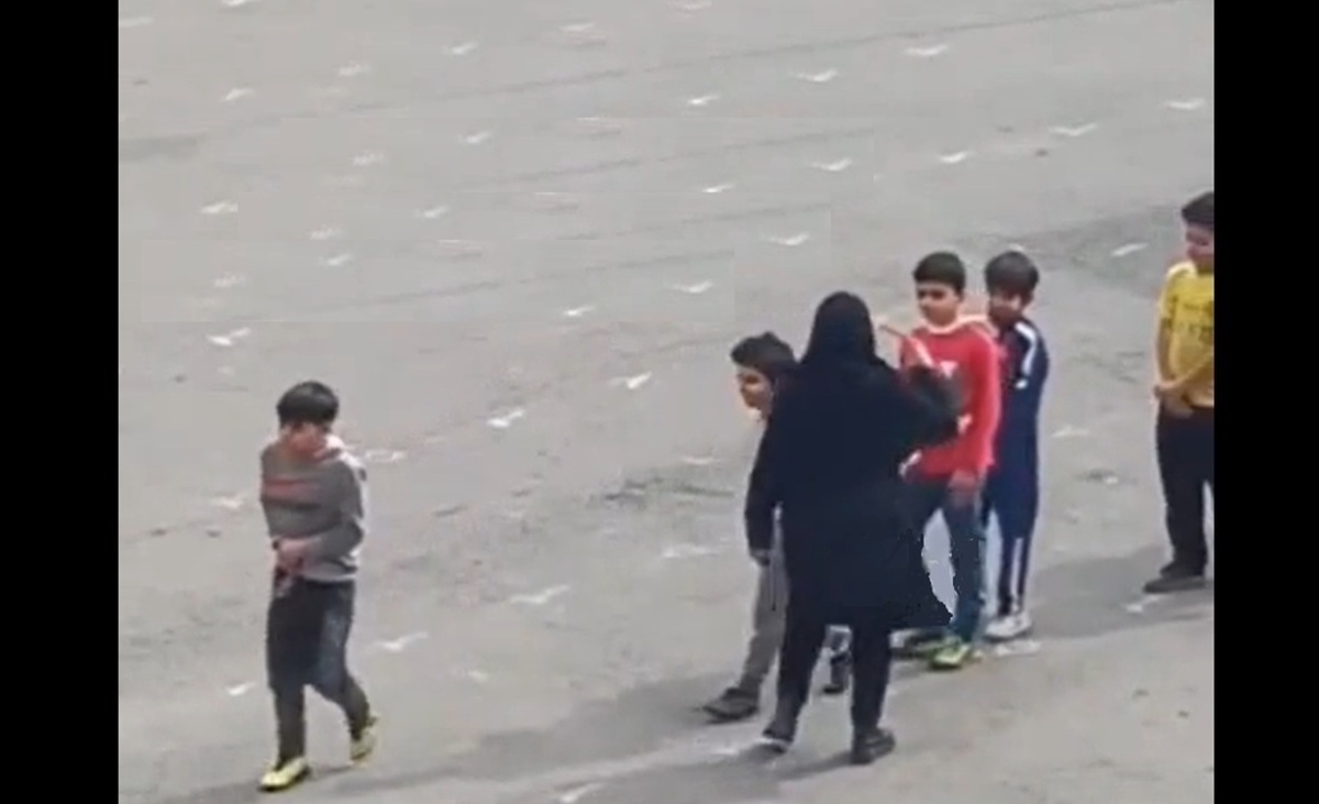 تنبیه بدنی دانشآموزان با شیلنگ + فیلم تنبیه بدنی دانشآموزان با شیلنگ + فیلم