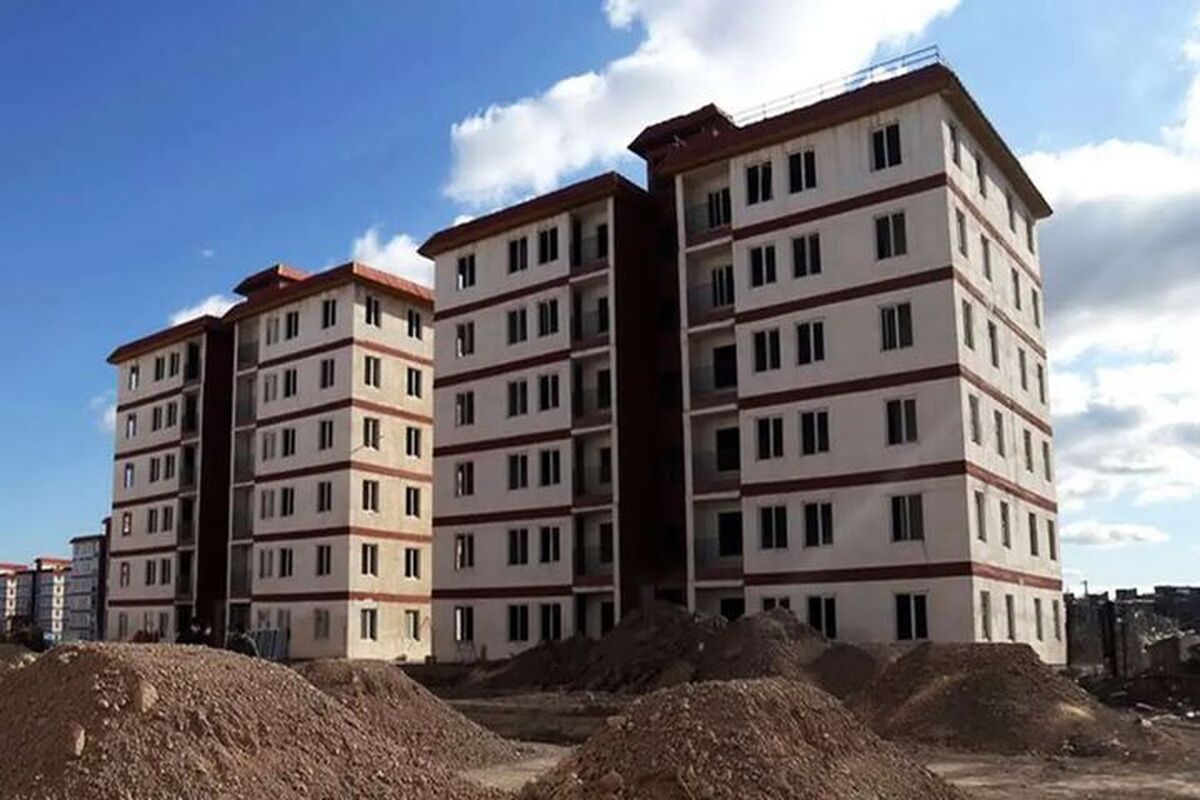 ۴۰۰ هزار متقاضی مسکن ملی در صف انتظار تسهیلات بانکی/ آغاز پرداخت وام شاید از ۱۴۰۴ ۴۰۰ هزار متقاضی مسکن ملی در صف انتظار تسهیلات بانکی/ آغاز پرداخت وام شاید از ۱۴۰۴