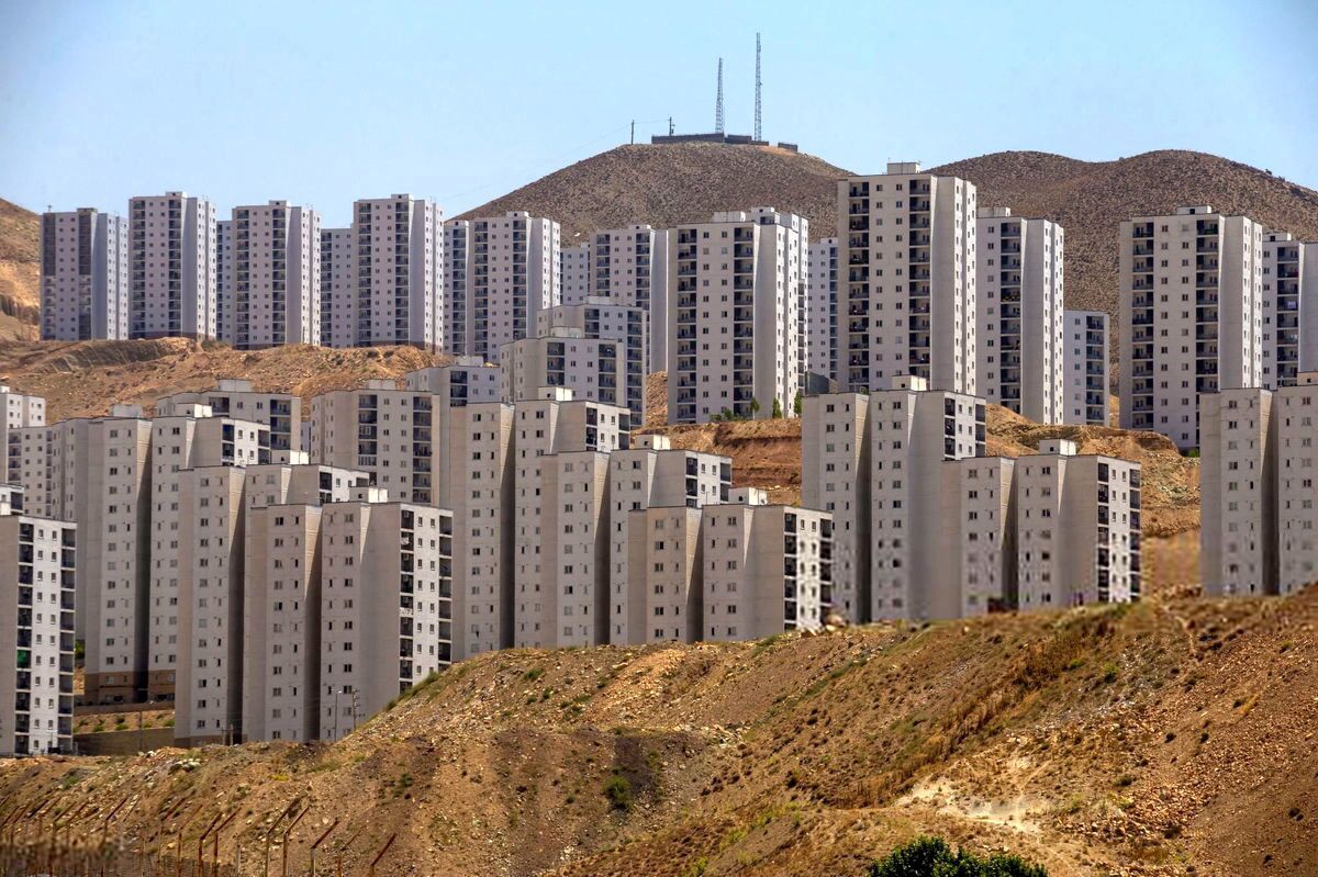 تحویل ۴۵۰۰ واحد نهضت ملی مسکن به متقاضیان تحویل ۴۵۰۰ واحد نهضت ملی مسکن به متقاضیان
