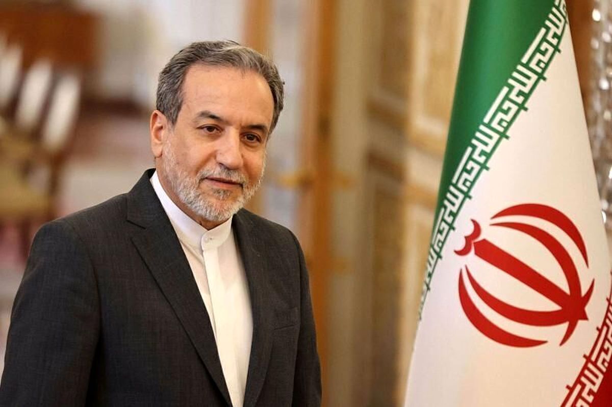 دیدار عراقچی با قاصد نامه ترامپ در تهران + فیلم دیدار عراقچی با قاصد نامه ترامپ در تهران + فیلم