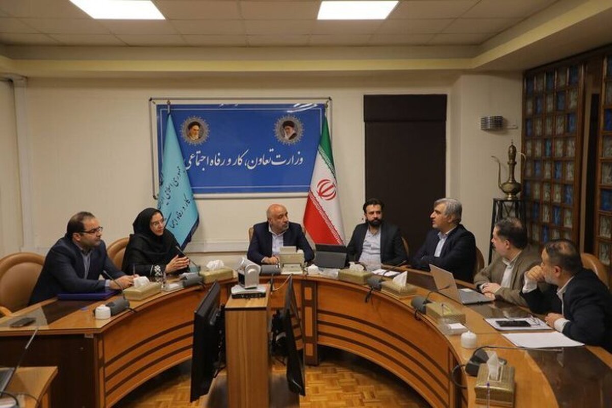 حفظ قدرت خرید کارگران و بازنشستگان حفظ قدرت خرید کارگران و بازنشستگان