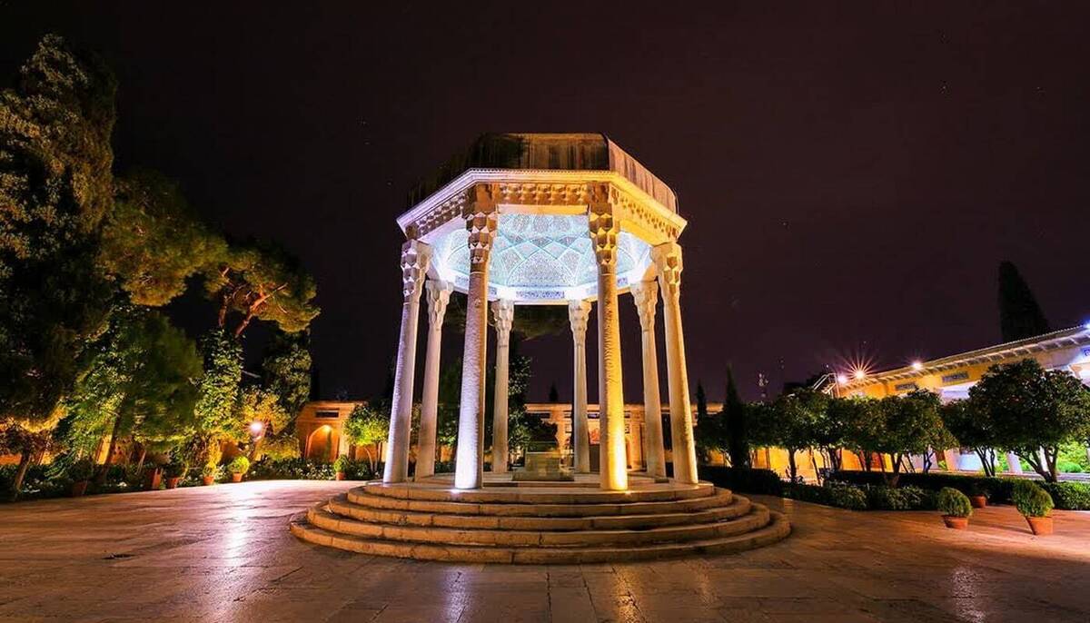 فال حافظ شب عید ۱۴۰۴ برای متولدین هر ماه / نشانهای از سرنوشت سال جدید با غزلی از لسان الغیب فال حافظ شب عید ۱۴۰۴ برای متولدین هر ماه / نشانهای از سرنوشت سال جدید با غزلی از لسان الغیب