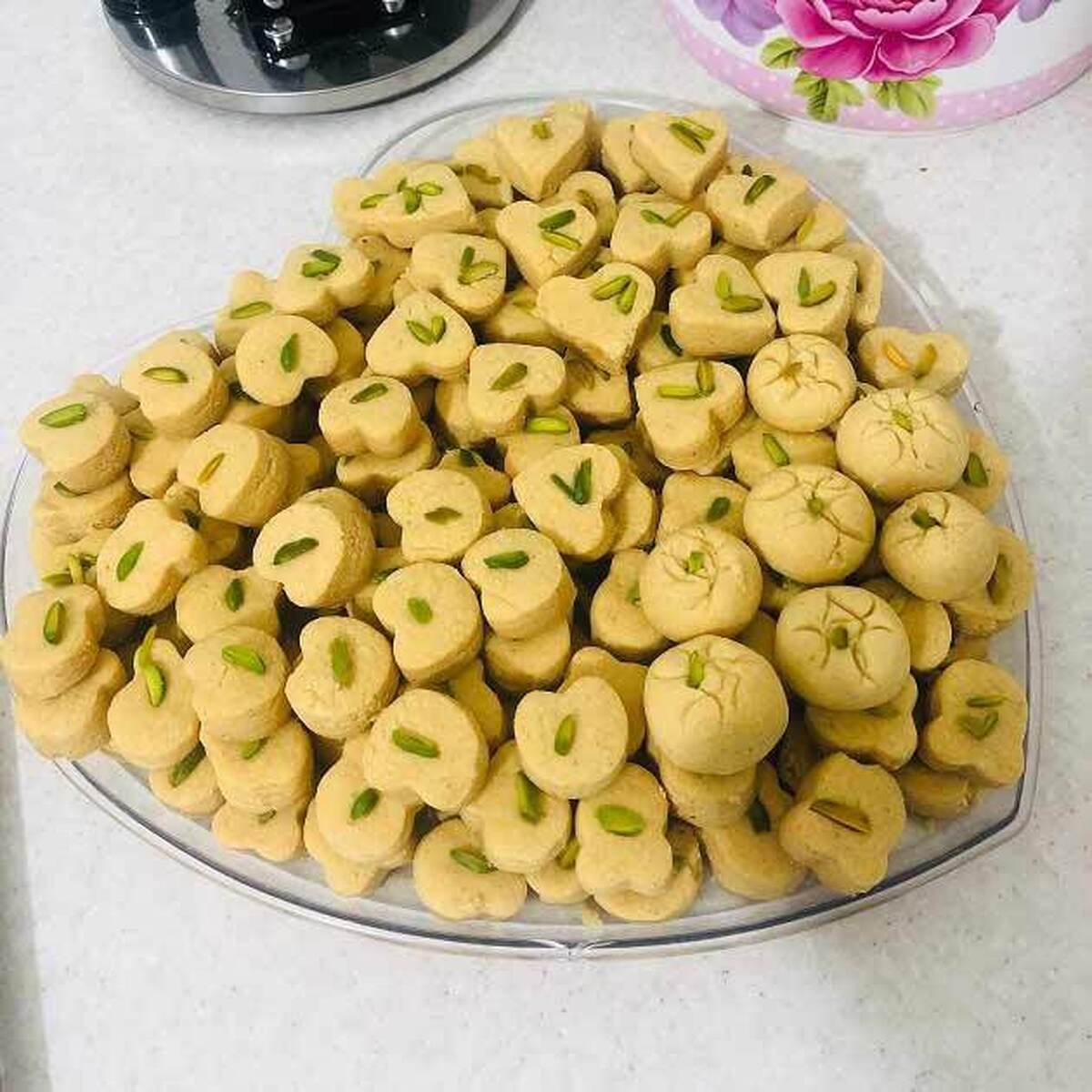 طرز تهیه شیرینی عید بدون فر و همزن + فیلم طرز تهیه شیرینی عید بدون فر و همزن + فیلم