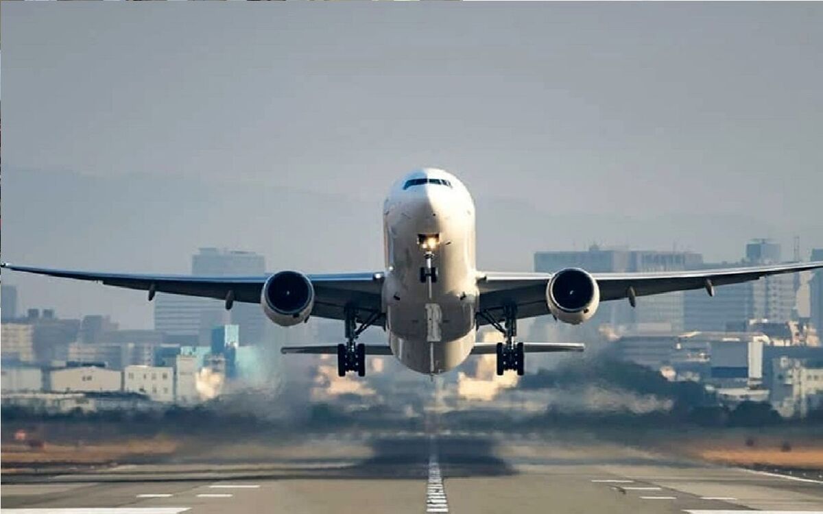 فرود سخت یک هواپیما در فرودگاه رشت/ خلبان جان ۹۳ مسافر را نجات داد فرود سخت یک هواپیما در فرودگاه رشت/ خلبان جان ۹۳ مسافر را نجات داد
