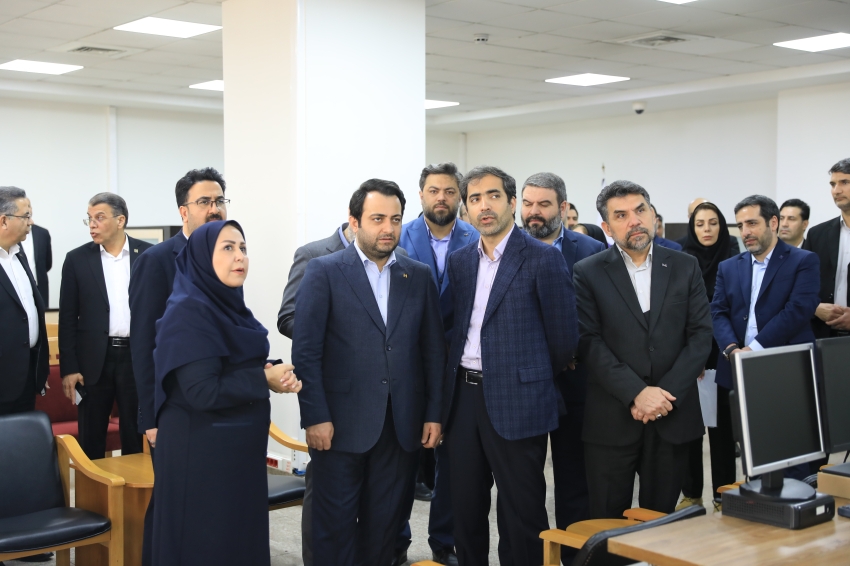 رونمایی از سامانه جدید مرکز ارتباط یکپارچه با مشتریان بانک صادرات ایران رونمایی از سامانه جدید مرکز ارتباط یکپارچه با مشتریان بانک صادرات ایران