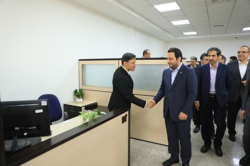 رونمایی از سامانه جدید مرکز ارتباط یکپارچه با مشتریان بانک صادرات ایران رونمایی از سامانه جدید مرکز ارتباط یکپارچه با مشتریان بانک صادرات ایران