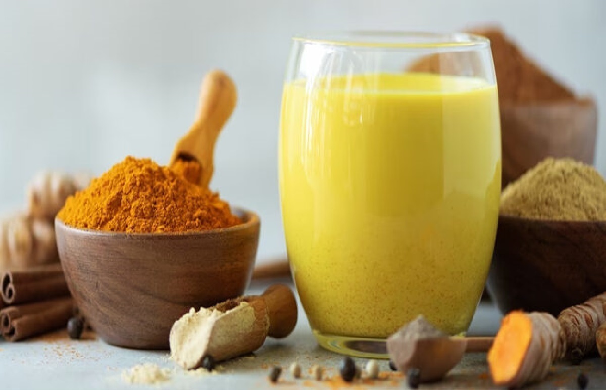 از خواص بینظیر شیر زردچوبه چه میدانید ؟/ ۱۱ خواص شیر زردچوبه و طرز تهیه این نوشیدنی پر خاصیت از خواص بینظیر شیر زردچوبه چه میدانید ؟/ ۱۱ خواص شیر زردچوبه و طرز تهیه این نوشیدنی پر خاصیت
