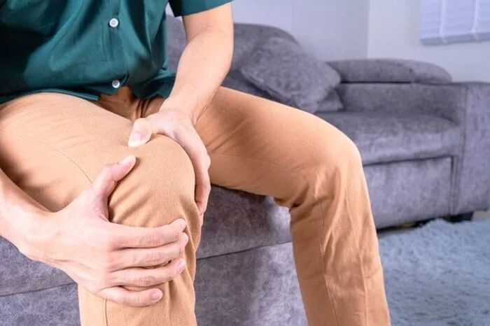 دلیل مهم خشکی زانو پس از مدتی نشستن دلیل مهم خشکی زانو پس از مدتی نشستن