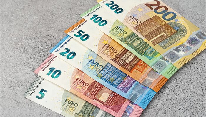 قیمت یورو امروز ۱۲ اردیبهشت ۱۴۰۳ در بازار قیمت یورو امروز ۱۲ اردیبهشت ۱۴۰۳ در بازار