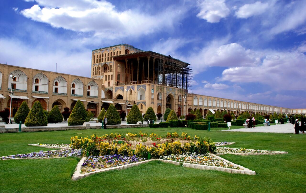 ۲ شب سفر به اصفهان چقدر خرج دارد؟ / قیمت تور لحظه آخری اصفهان + جدول ۲ شب سفر به اصفهان چقدر خرج دارد؟ / قیمت تور لحظه آخری اصفهان + جدول