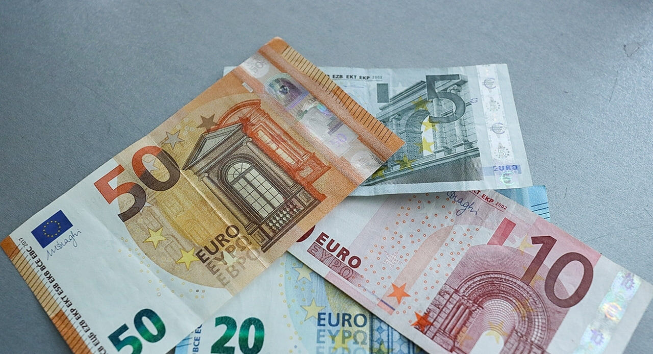قیمت یورو امروز ۱۹ اردیبهشت ۱۴۰۳ در بازار قیمت یورو امروز ۱۹ اردیبهشت ۱۴۰۳ در بازار