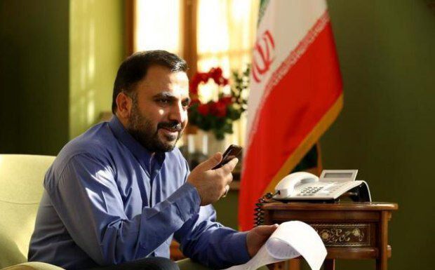 زارع پور: پروژه فیبر نوری باید ده سال پیش انجام میشد زارع پور: پروژه فیبر نوری باید ده سال پیش انجام میشد