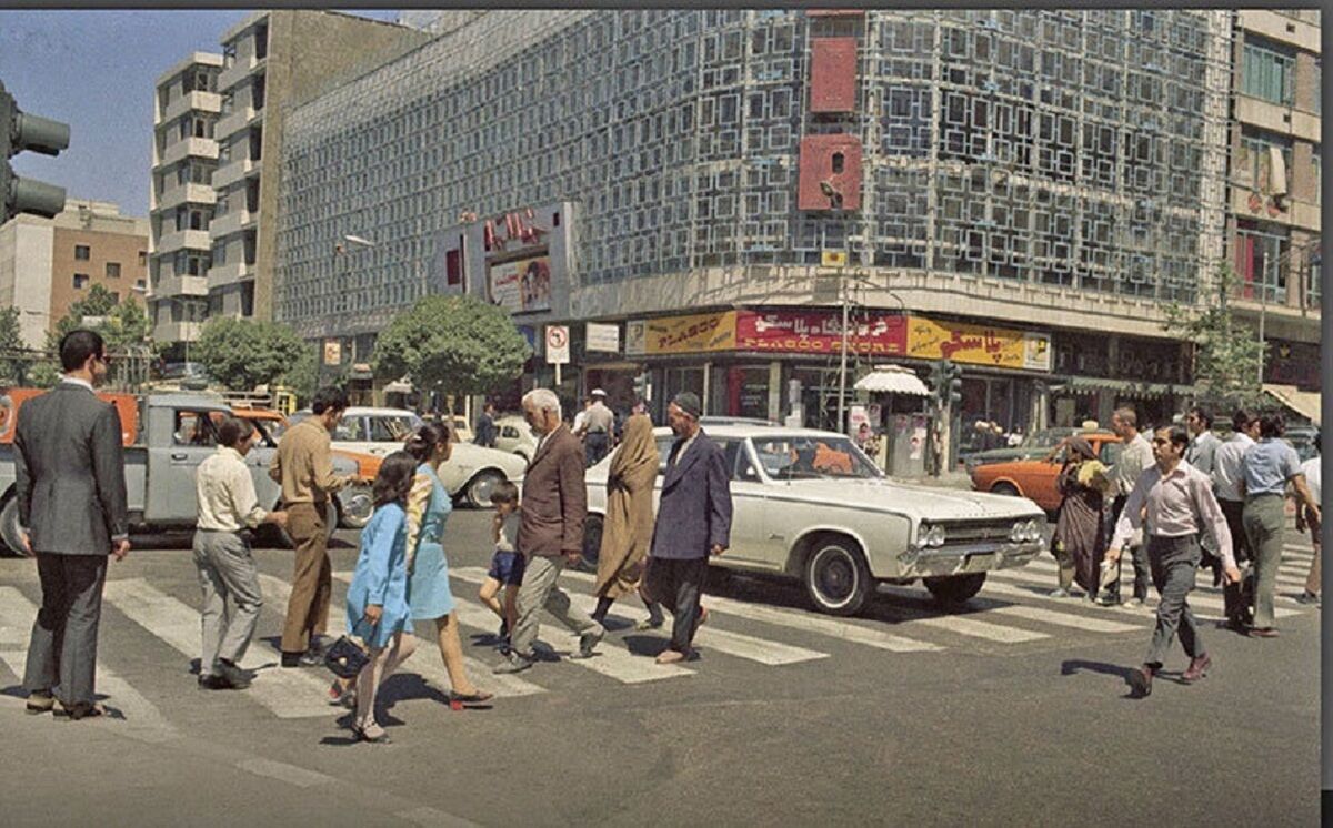 تهران قدیم / اولین خیابان که در ایران با نور چراغ روشن شد + عکس تهران قدیم / اولین خیابان که در ایران با نور چراغ روشن شد + عکس