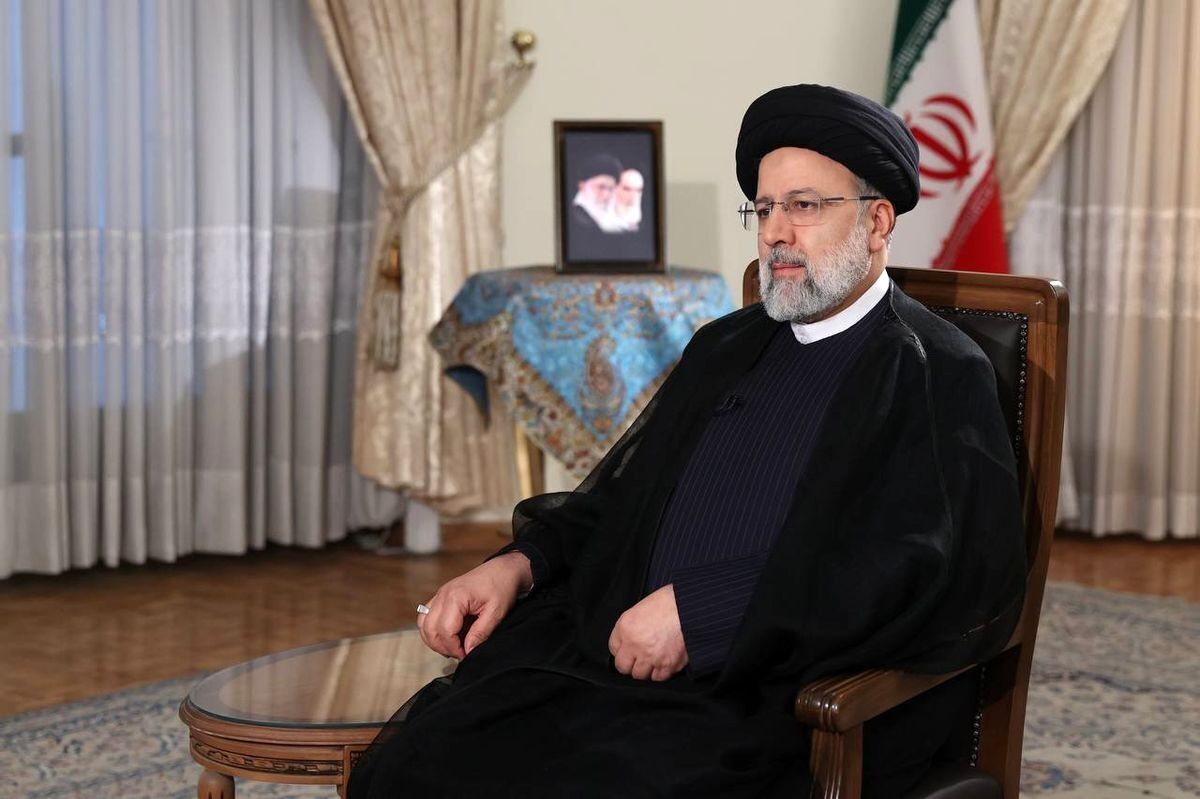 هیچ مشکلی در کشور وجود ندارد که حل نشود هیچ مشکلی در کشور وجود ندارد که حل نشود