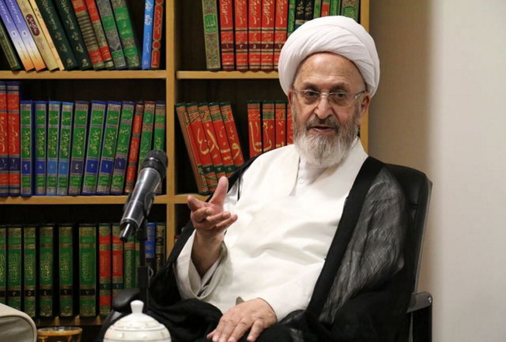 مخالفت آیتالله سبحانی با تعطیلی شنبهها مخالفت آیتالله سبحانی با تعطیلی شنبهها