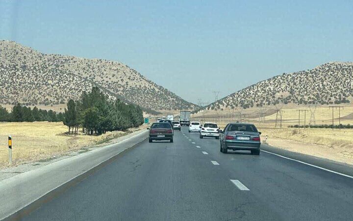 این جاده تا اطلاع ثانوی مسدود است این جاده تا اطلاع ثانوی مسدود است