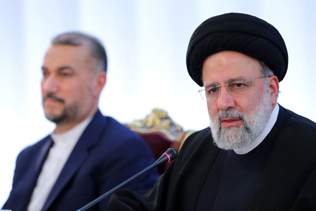 تداوم جستوجوها برای یافتن بالگرد حامل رئیسجمهور و همراهانش تداوم جستوجوها برای یافتن بالگرد حامل رئیسجمهور و همراهانش