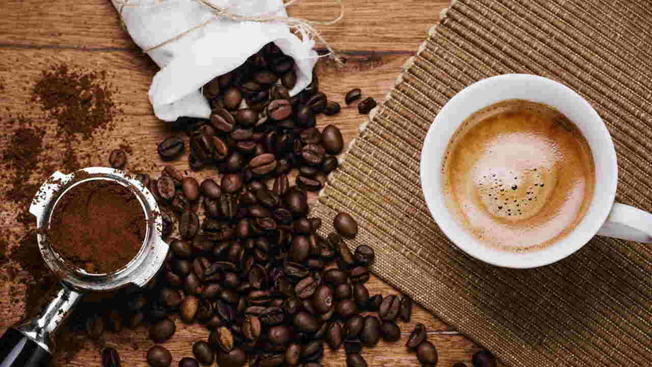 چگونه میتوان قهوه نوشید و بیخواب نشد؟ چگونه میتوان قهوه نوشید و بیخواب نشد؟
